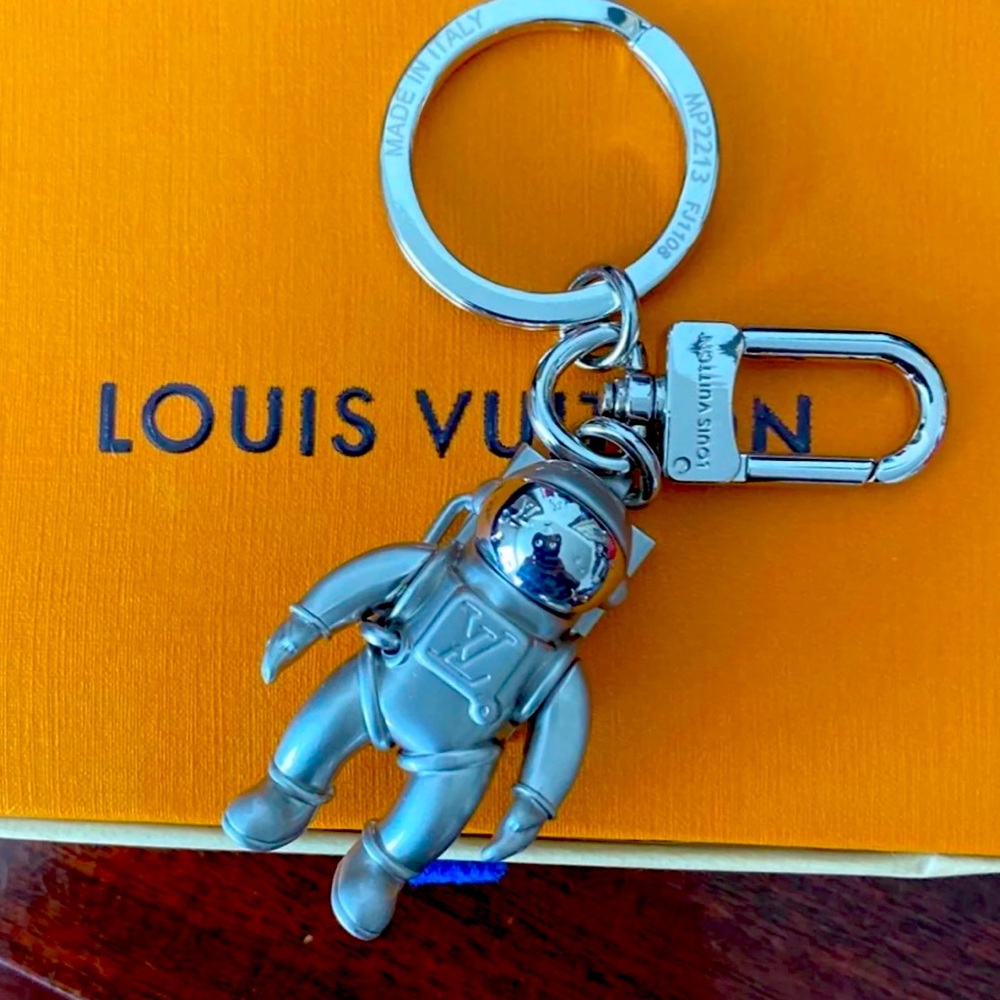 👩🏻‍🚀 Astronaut Louis Vuitton Astronaut Keychain